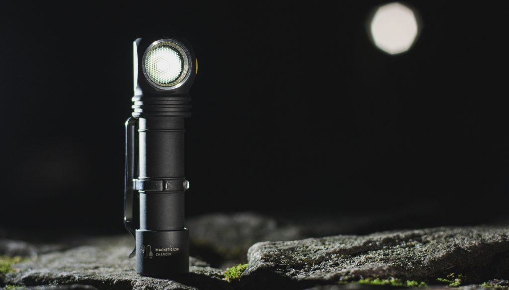 Armytek Wizard C2 PRO Review by 1lumen.com