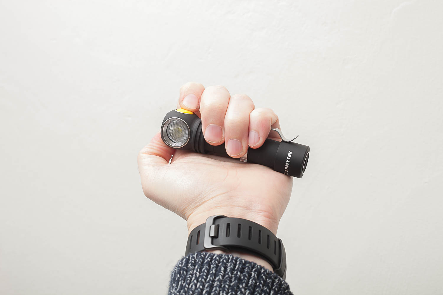 Armytek Wizard C2 PRO Review by 1Lumen.com | Armytek Blog